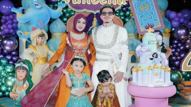 5 Potret Ameena Anak Aurel & Atta Ultah