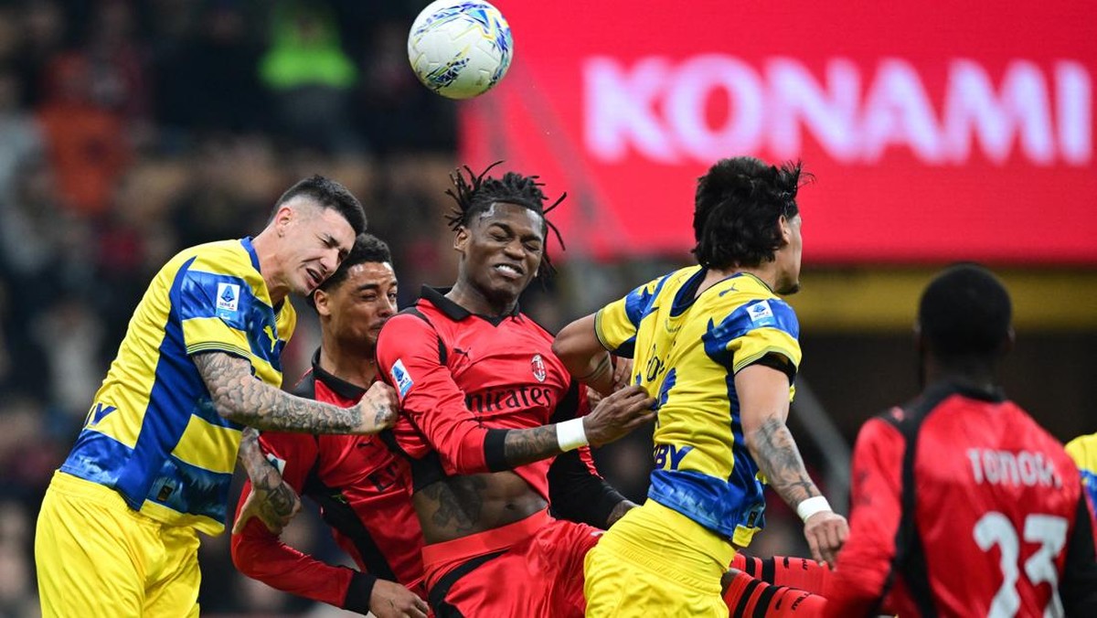AC Milan kalah 0-1 saat menjamu Parma di lanjutan Serie A (Foto: REUTERS/Daniele Mascolo)