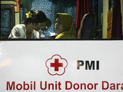 Donor Darah di Bulan Puasa, PMI Sambangi Masjid Warga