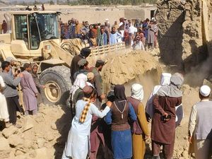 Dunia Hari Ini: Taliban Mengatakan Pakistan Serang Afghanistan, Puluhan Luka