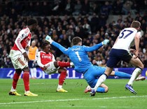 North London Derby: Eze Akhiri Puasa 18 Laga, Kolo Muani Cetak Gol EPL Perdana