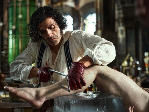 FRANKENSTEIN. Oscar Isaac as Victor Frankenstein in Frankenstein. Cr. Ken Woroner/Netflix © 2025.