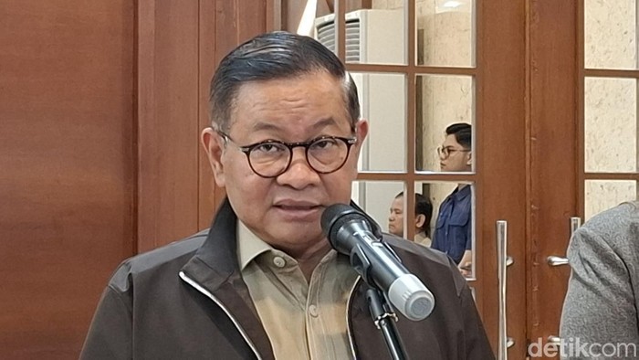 Pramono Anung Minta Satpol PP Screening Stiker QR yang Menyasar Judi Online