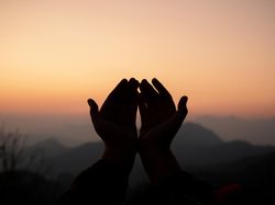 Doa Nabi Ayub Ketika Sakit, Begini Cara Mengamalkannya