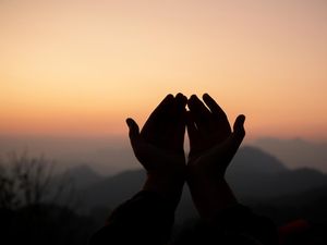 Doa Kamilin Tarawih Lengkap Arab, Latin, dan Artinya