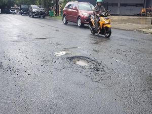 Jalan Berlubang di Kota Malang Mulai Bermunculan, Kerap Celakai Pemotor