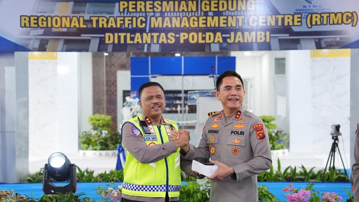 Gedung RTMC Polda Jambi Diresmikan, Kakorlantas Serahkan Alat Digital dan Kendaraan Operasional