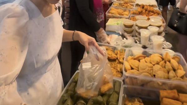Laris Manis! Karina Ranau Jualan Takjil, Kedainya Diserbu Pembeli