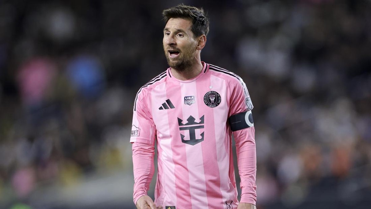 Lionel Messi saat memperkuat Inter Miami menghadapi LAFC bulan lalu. Foto: Ryan Sirius Sun/MLS via Getty Images