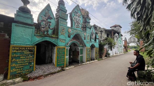 Kisah Masjid di Mojokerto yang Punya Ruangan Bawah Tanah dan 6 Musala