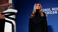 Melania Trump Bicara Kehebatan Fashion AS, Tapi Pakai Baju Brand Eropa