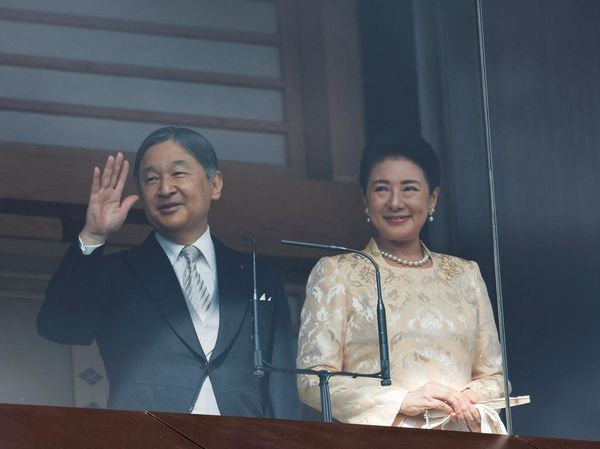 Momen Langka, Kaisar Naruhito Sapa Publik di Tokyo Saat Ulang Tahun ke-66
