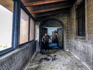 Pemukim Israel Bakar Masjid dan Tulis Slogan Rasis di Tepi Barat