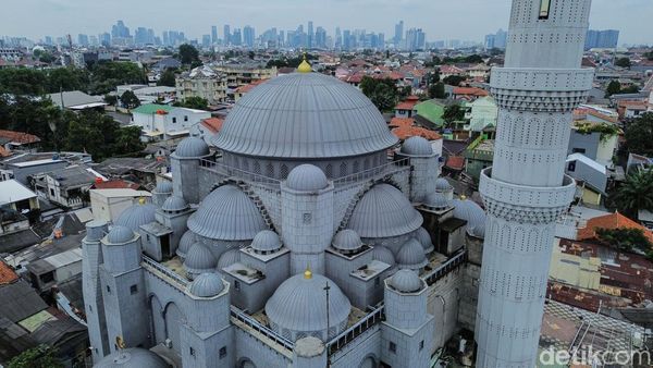 Potret Masjid Jami Al Fajri Jakarta Selatan Tampil Megah Bergaya Turki
