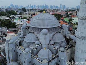 Potret Masjid Jami Al Fajri Jakarta Selatan Tampil Megah Bergaya Turki