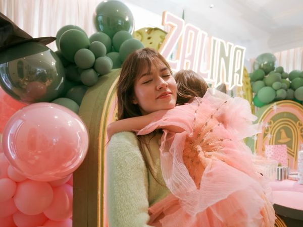 Potret Zalina Putri Raisa-Hamish Ultah ke-7, Wajahnya Mulai Terungkap