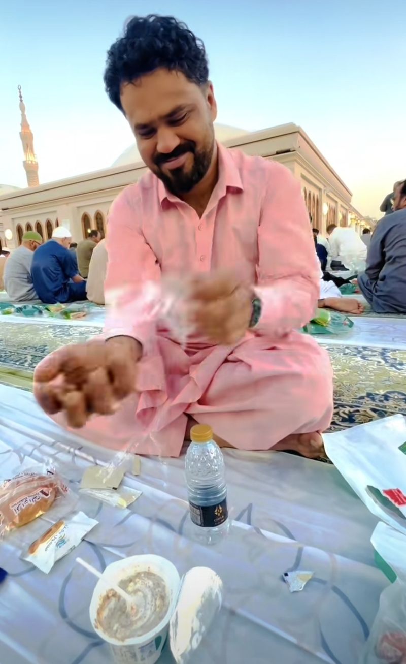 Bukber Tiap Hari! Begini Isi Kantong Takjil di Masjid Nabawi