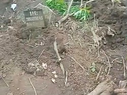Geger Puluhan Makam di Kota Batu Berantakan-Nisan Digeser Paksa