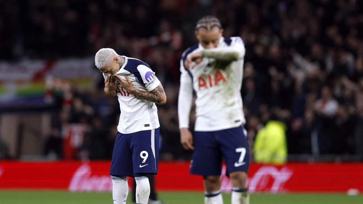 Wayne Rooney memprediksi Tottenham Hotspur akan degradasi dari Premier League (Foto: Action Images via Reuters/Peter Cziborra)