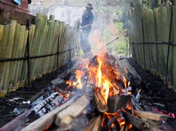 Tradisi Lemang Bambu Kembali Hadir di Banda Aceh