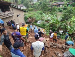 Banjir dan Longsor Sergap Ciamis, Rumah Terendam hingga Jalan Tertutup
