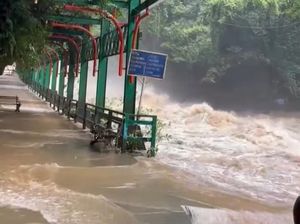 Air Terjun Bantimurung Maros Meluap hingga Akses Jalan Tertutup