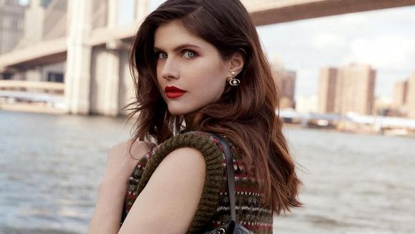Mata Indah Alexandra Daddario