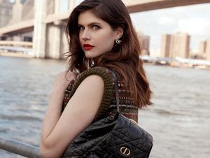 Mata Indah Alexandra Daddario