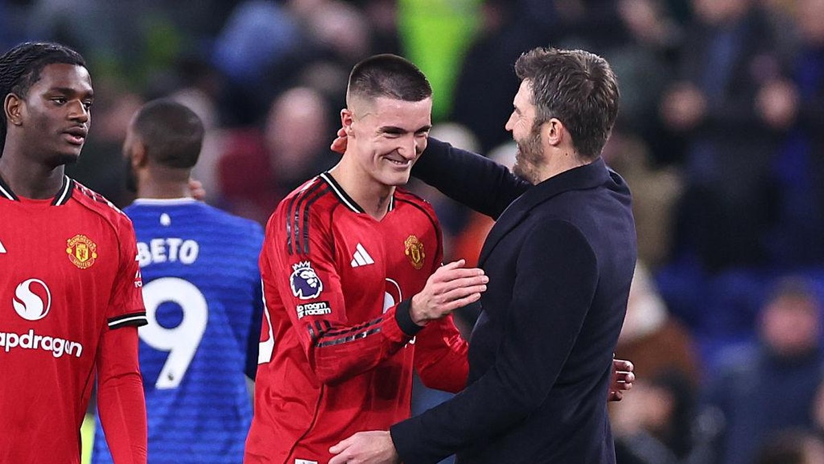 Michael Carrick mempunyai banyak opsi di lini depan Man United, (Foto: Getty Images/Robbie Jay Barratt - AMA)