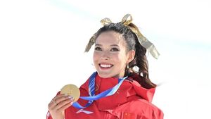 Pesona Eileen Gu, Atlet Ski Berprestasi yang Juga Model Victorias Secret