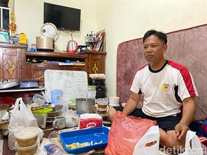 Jalan Hidup Iman, Cerita Gerobak Pinjaman dan Berhasil Kuliahkan Anak