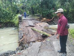 Tak Diperbaiki, Jembatan Sambuk Gadung Sari Tabanan Jebol Dihantam Banjir