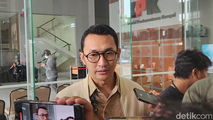 KPK Ungkap Modus Rokok Mesin Pakai Cukai Manual