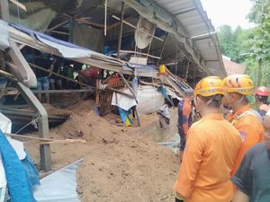 Kandang Ayam di Wonosari Malang Ambruk: 2 Pekerja Tewas