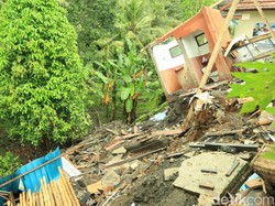 Longsor di The Yoga Barn Putus Akses ke SDN 2 Peliatan Gianyar