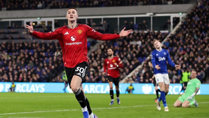 LIVERPOOL, ENGLAND - FEBRUARY 23: Benjamin Sesko of Manchester United celebrates their goal to make it 0-1 during the Premier League match between Everton and Manchester United at Hill Dickinson Stadium on February 23, 2026 in Liverpool, England. (Ph