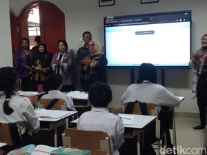 Dikunjungi Menteri PPPA, Siswa SRMP 17 Tabanan Ungkap Cita-cita Jadi Menlu