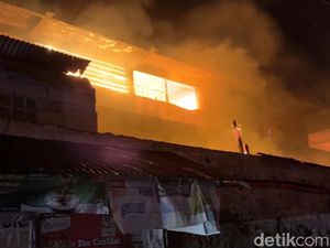 Tangis Pedagang Pasar Rebo Purwakarta, Rugi Ratusan Juta Akibat Kebakaran