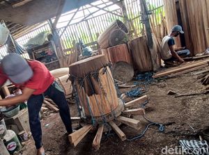 Geliat Perajin Beduk di Keniten Banyumas, Omzet Melonjak Saat Ramadan