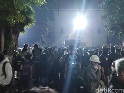 Demo di Polda DIY Berakhir Ricuh, 3 Mahasiswa Dibawa Polisi ke Rektorat