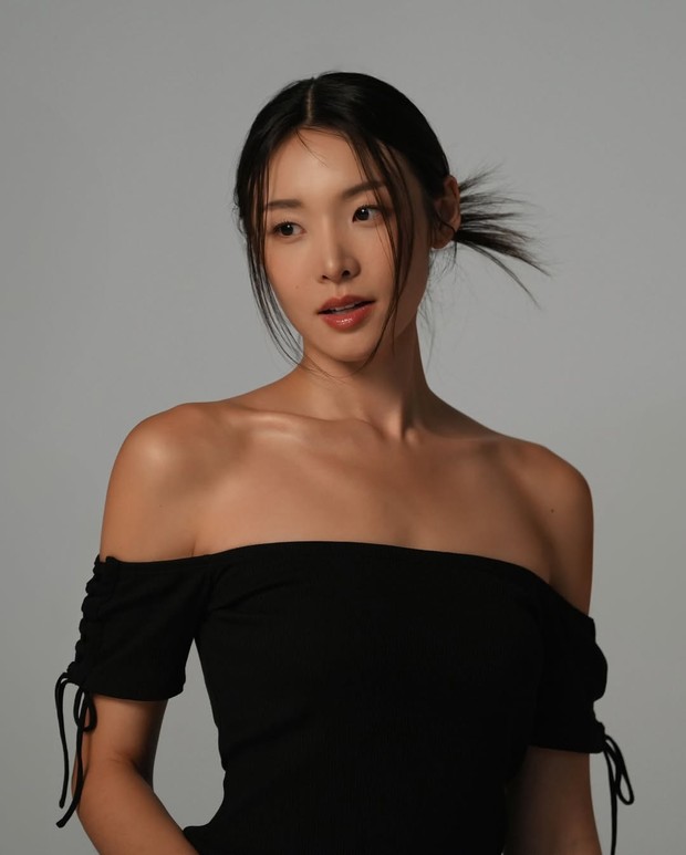 Potret Choi Mi Na Sue/ Foto: instagram.com/crbent_official Choi Mi Na Sue diketahui telah bergabung bersama CRB Entertainment sejak foto dibalik layar pemotretan bersama ELLE Korea dirilis pada (17/2).