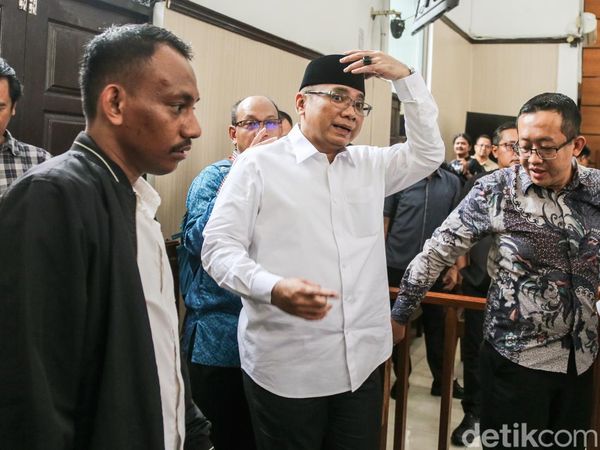 Potret Eks Menag Yaqut Hadiri Sidang Praperadilan Vs KPK