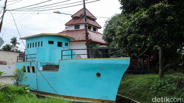 Potret Masjid Perahu Cibarusah yang  Simpan Jejak Sejarah