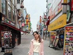 Tasya Kamila Kulineran di Jepang, Jajan Es Krim hingga Tanghulu