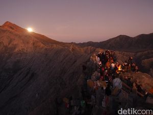 Kasus Pencurian Koper Turis Thailand Bikin Kunjungan ke Bromo Turun?