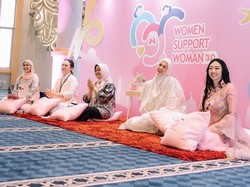 Proses Asri Welas dan Paula Verhoeven Berdamai dengan Hidup dari Sisi Perempuan