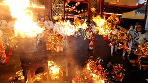 Bakar Kim Coa, Umat Tridharma Gorontalo Gelar Sembahyang Thian