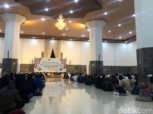 Kurangi Sampah Plastik, Bukber di Masjid UIN Palangka Raya Pakai Piring