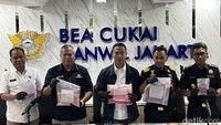 Bea Cukai-BNN Bongkar Penyelundupan 4.080 Ekstasi Lewat Paket Gaun Pernikahan