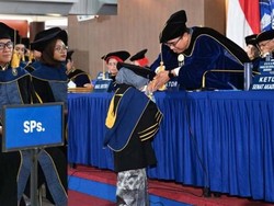 Jalani Peran sebagai Ibu & Dosen, Eka Tempuh Perjalanan Aceh-Bogor Demi Lulus S3 IPB